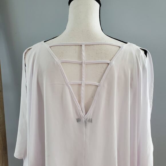 XOXO White Angel Sleeve Sheer Flowy V-Neckline Top L - Picture 4 of 10